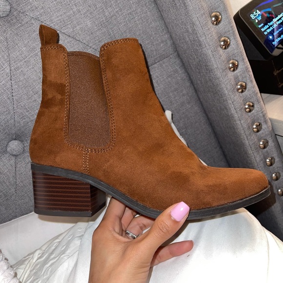 Women BOOTIES - Picture 1 of 2